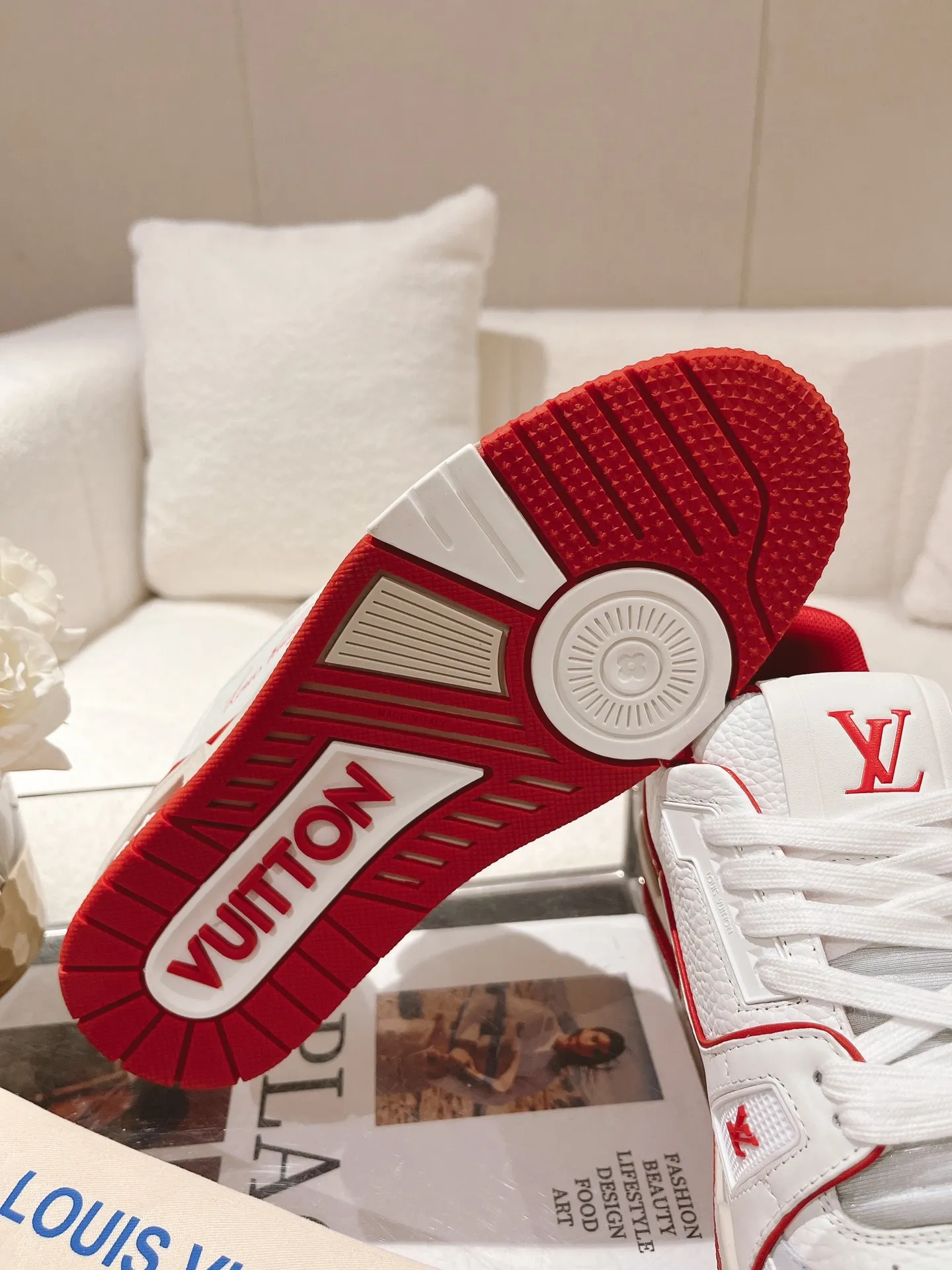 👟👟Ex-factory price 840👟👟 Women's shoes, women's clothing, top version of LV TRAINER basketball series sneakers, original 1:1 disassembly, official website limited edition retro basketball sneakers! Both the high-top and low-top models spent money to purchase 1:1 accurate reproductions of the originals, and all the details are flawless! The upper material is exclusively customized first-layer cowhide, the inside is breathable 3D mesh material, the sole is T👟👟 ex-factory price U, non-slip, anti-yellowing and high temperature resistant. Exclusively customized materials, women’s size 35-40, men’s size 39-45